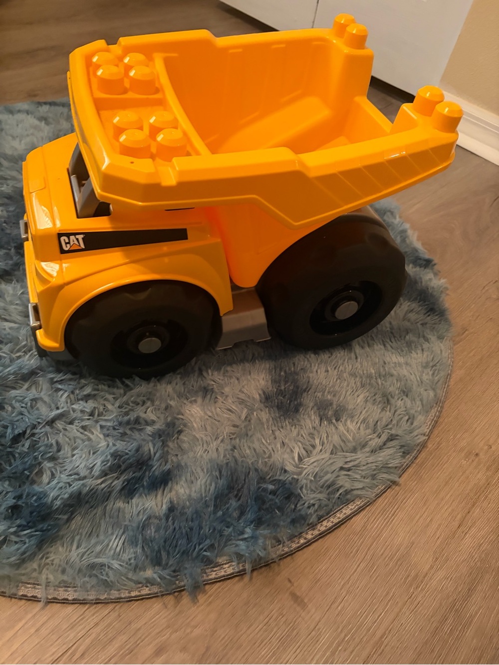 Caterpillar Yellow and Black Toy Dump Truck